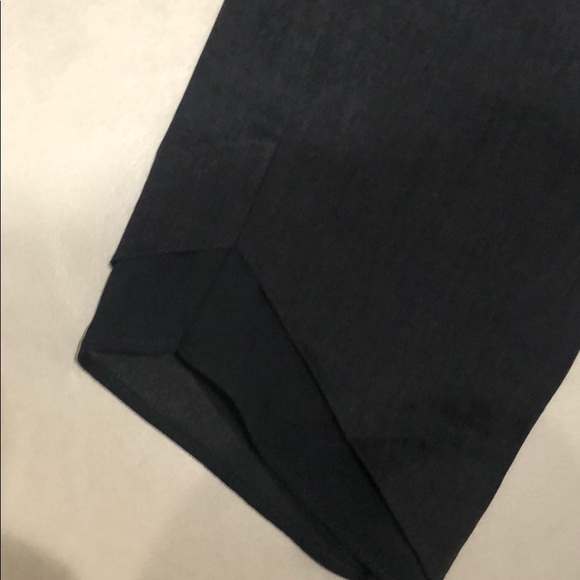 Bebe Thin and Lightweight Dress Pants. Size 6. - Picture 4 of 6